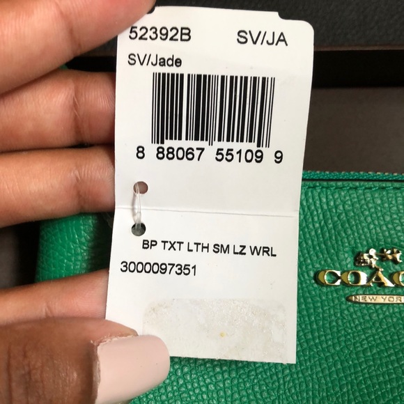 Brand New Jade Green Coach Wristlet - Picture 3 of 5